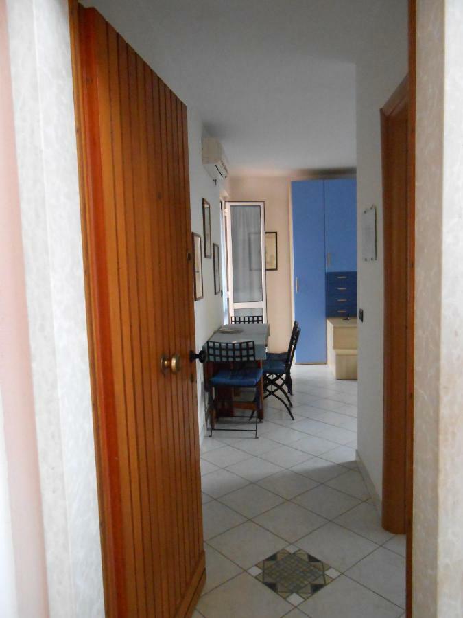 Monolocale A Peschiera Del Garda Vista Lago Apartment ภายนอก รูปภาพ