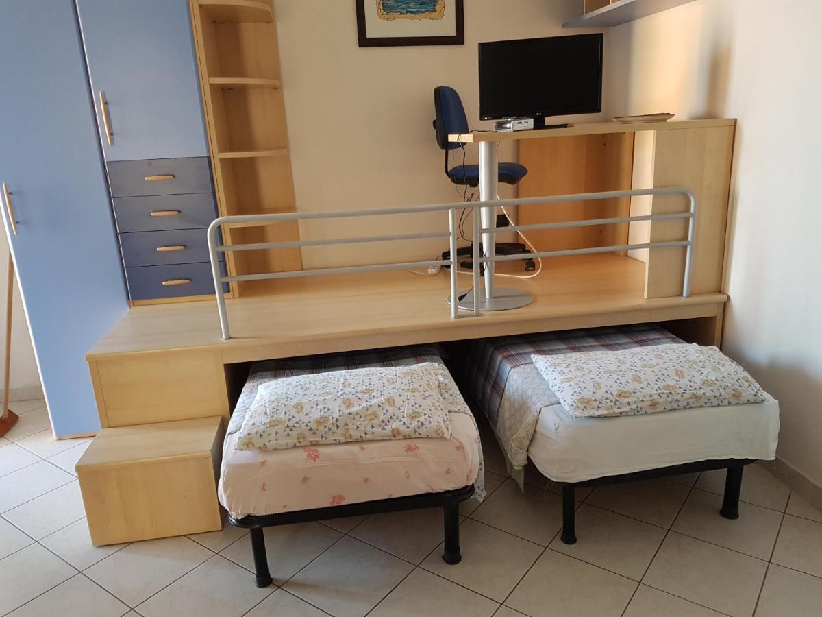 Monolocale A Peschiera Del Garda Vista Lago Apartment ภายนอก รูปภาพ